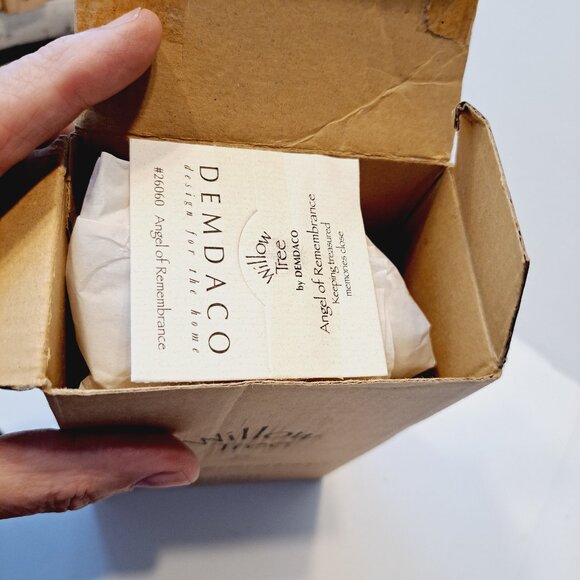 Willow Tree "Angel of Remembrance” figurine - Picture 10 of 10